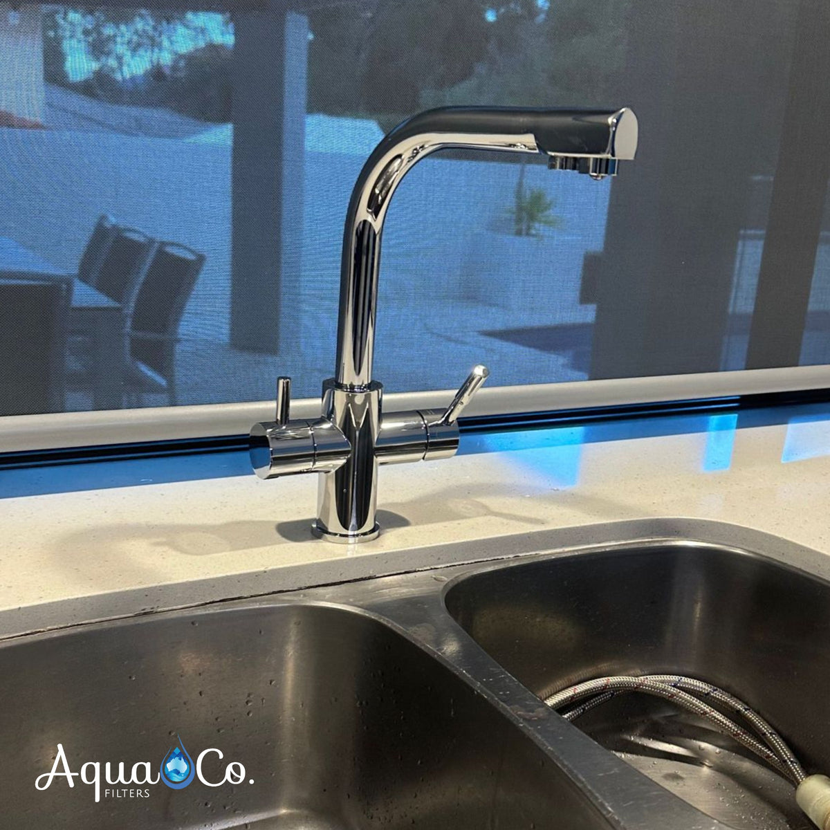AquaCo Chrome L Shape 3-Way Mixer with LED Filter Change Reminder – 3W-SL-CH tap detail
